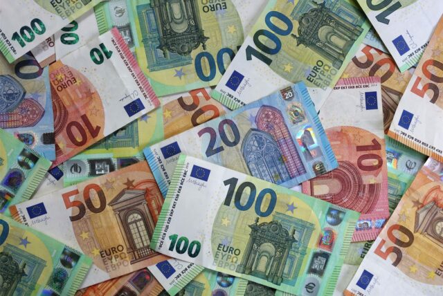 Verschiedene Euroscheine.
