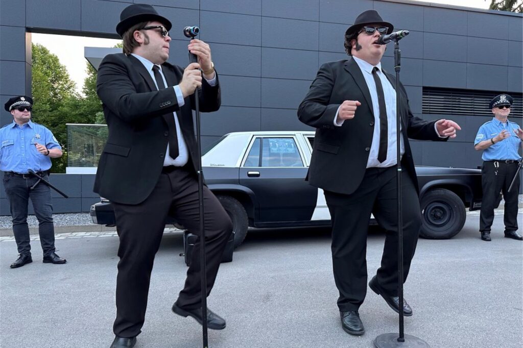 The Fantastic Blues Brothers in Aktion. The Fantastic Blues Brothers in Aktion.