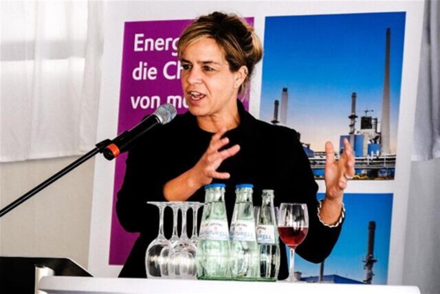 Wirtschafts-, Industrie und Klimaschutzministerin Mona Neubaur besuchte 2023 den Chemiepark.