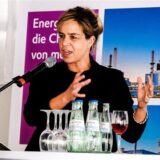 Wirtschafts-, Industrie und Klimaschutzministerin Mona Neubaur besuchte 2023 den Chemiepark.