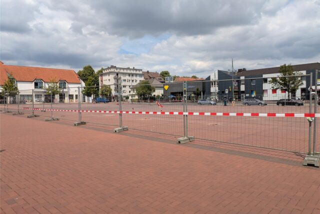 Bild zeigt den gesperrten Marktplatz in Waltrop.