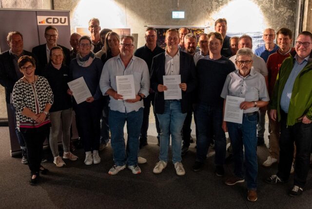 Mitglieder CDU Dorsten mit Kommunalwahlprogramm.