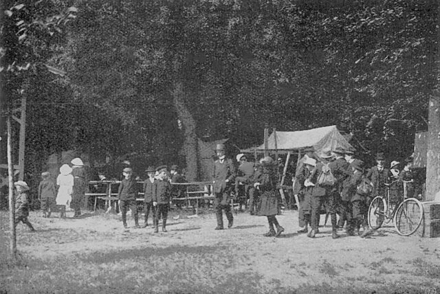 So sah der Kapellenplatz auf dem Annaberg in Haltern im Jahr 1915 aus.
