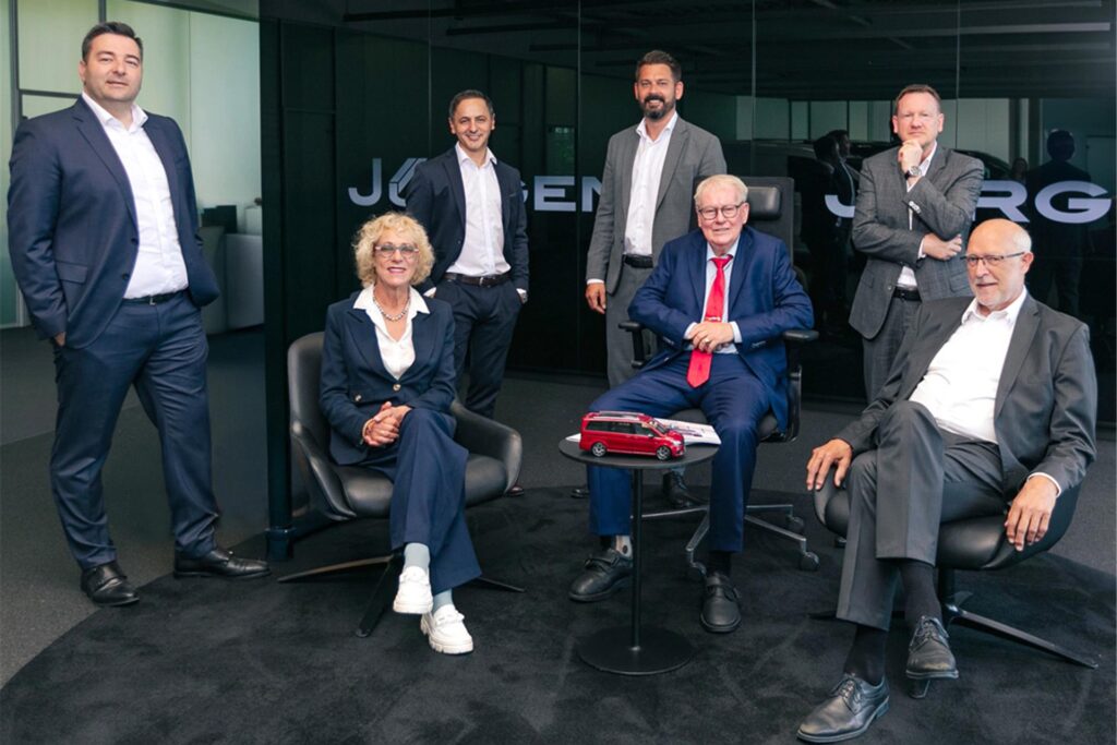 Gruppenfoto mehrerer Personen der Jürgens Gruppe Gruppenfoto mehrerer Personen der Jürgens Gruppe