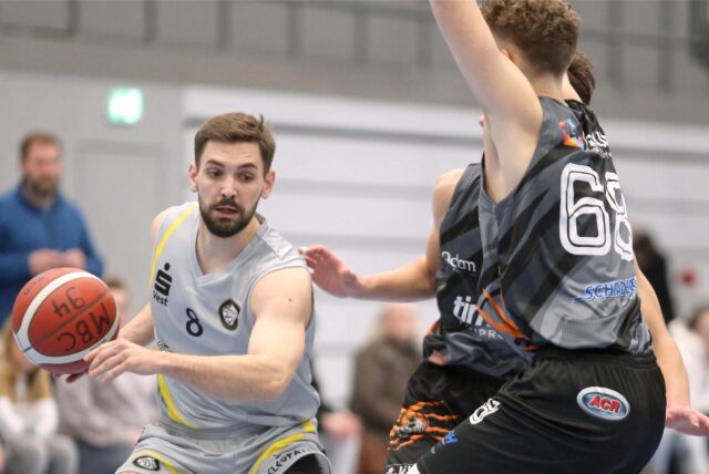 Rückt in die Verantwortung: Michael Steinhoff (l.) coacht künftig gemeinsam mit Marvin Ewald den Marler BC.