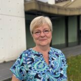 Michaele Hartung vor dem Rathaus in Castrop-Rauxel.
