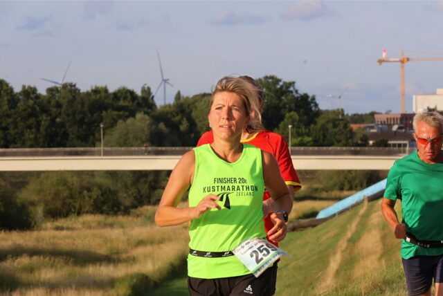 Deutlich mehr Teilnehmerinnen und Teilnehmer als im vergangenen Jahr machten sich beim 24-Stunden-Lauf in Dorsten auf den Weg.
