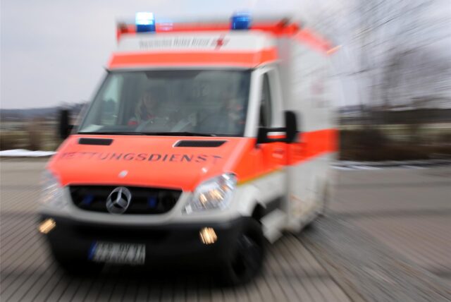 Ein Rettungswagen im Einsatz (Symbolbild)