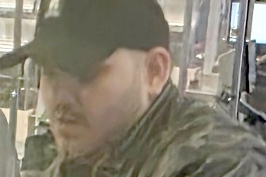 Wer kennt diesen Mann? Er machte Beute mit einem Wechselgeldbetrug. Wer kennt diesen Mann? Er machte Beute mit einem Wechselgeldbetrug.