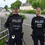 Polizei bei Geschwindigkeitsmessungen.