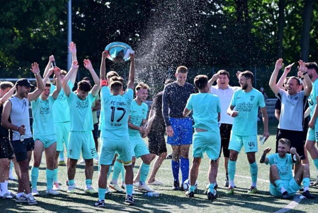 So feierte der FC Marl vor einem Jahr die Stadtmeisterschaft am Loekamp.