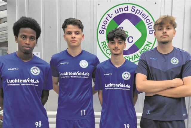 Neu beim SSC Recklinghausen: Saber Mohamed, Dennis Schmahl, Artan Zharki und Co-Trainer Leon Köster (v.l.). Es fehlen Torwarttrainer Michael Otulak und Niklas Wiethmann.