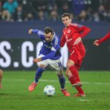 14.12.2024, Fussball, Saison 2024/2025, 2. Bundesliga, 16. Spieltag, FC Schalke 04 – Fortuna Düsseldorf, v. l. Kenan Karaman (FC Schalke 04), Marcel Sobottka (Fortuna Düsseldorf)