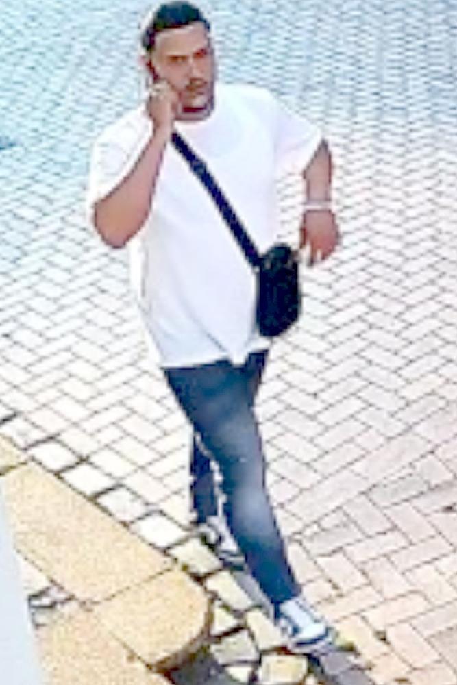 Wer kennt diesen Mann? Er holte die Wertgegenstände bei der betrogenen Seniorin in Haltern ab.