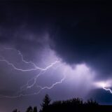 Gewitter mit Blitzen