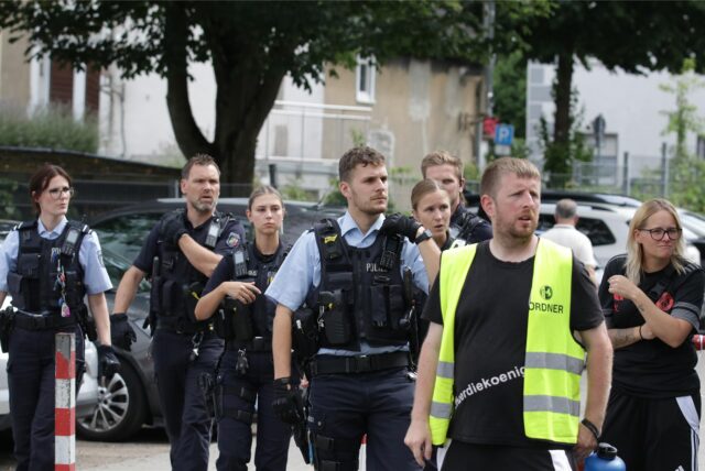Die Polizei musste am Sonntag zu einem Fußball-Testspiel in Castrop-Rauxel ausrücken.