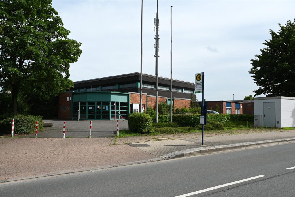 Bushaltestelle an der Sporthalle in Rhade
