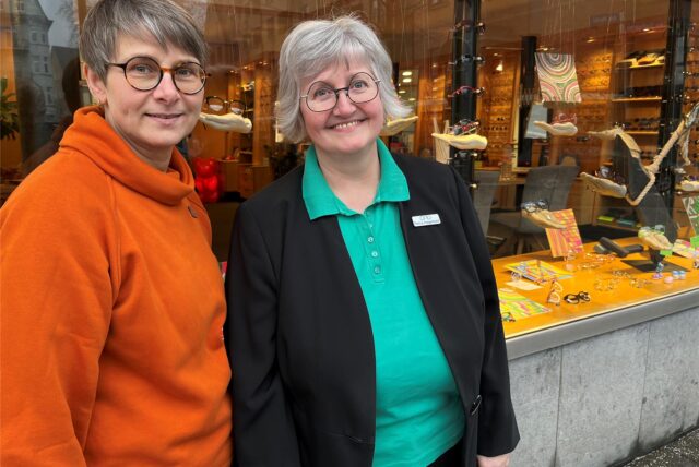 Brillenphantasie-Inhaberin Petra Hagemann (r.) und Mitarbeiterin Sylvia Trippelsdorf (l.)