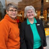 Brillenphantasie-Inhaberin Petra Hagemann (r.) und Mitarbeiterin Sylvia Trippelsdorf (l.)
