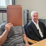 Der angeklagte Ingenieur aus Recklinghausen neben seinem Verteidiger Wolfgang Zeitler im Essener Landgericht