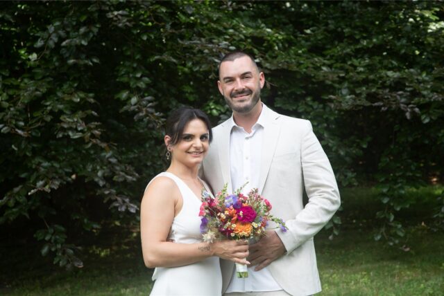 Fabienne (geborene Schröder) und Max Poppelreuter haben sich auf dem Hof Schulte-Rauxel das Ja-Wort gegeben. Fabienne (geborene Schröder) und Max Poppelreuter haben sich auf dem Hof Schulte-Rauxel das Ja-Wort gegeben.